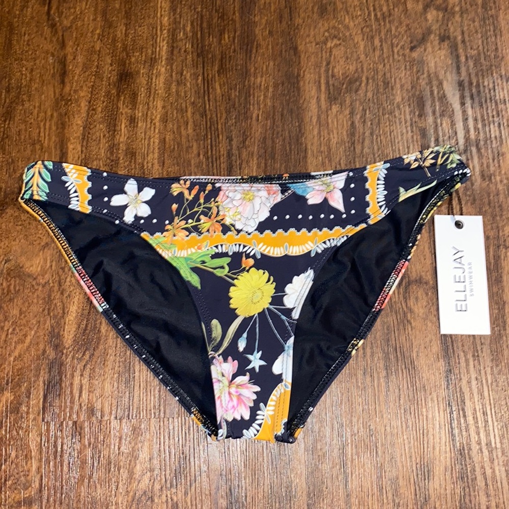 Ellejay Multi-Colored Floral Bikini Bottom Women’s Size Medium New w/Tags